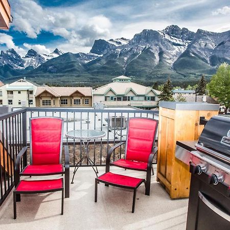 The Lookout - Top Floor Corner Unit With Stunning Views Villa Canmore Luaran gambar